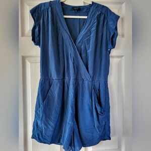 EUC Babaton 100% silk navy romper M